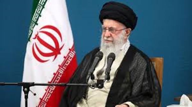 رہبر انقلاب کا شہید حاجی‌زاده کی پوتی کے خط کا جواب